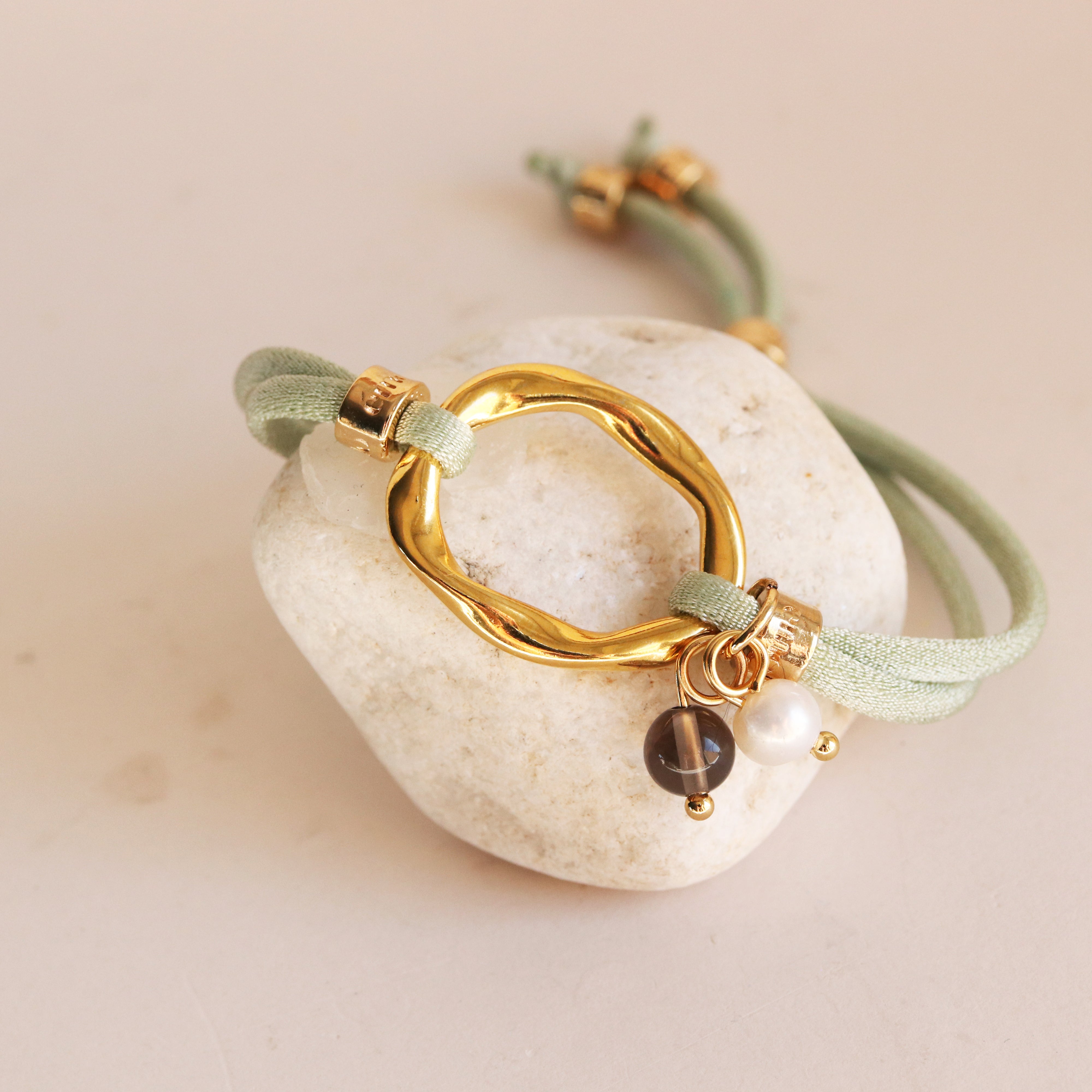 Pulsera ajustable OVLO con piedras naturales