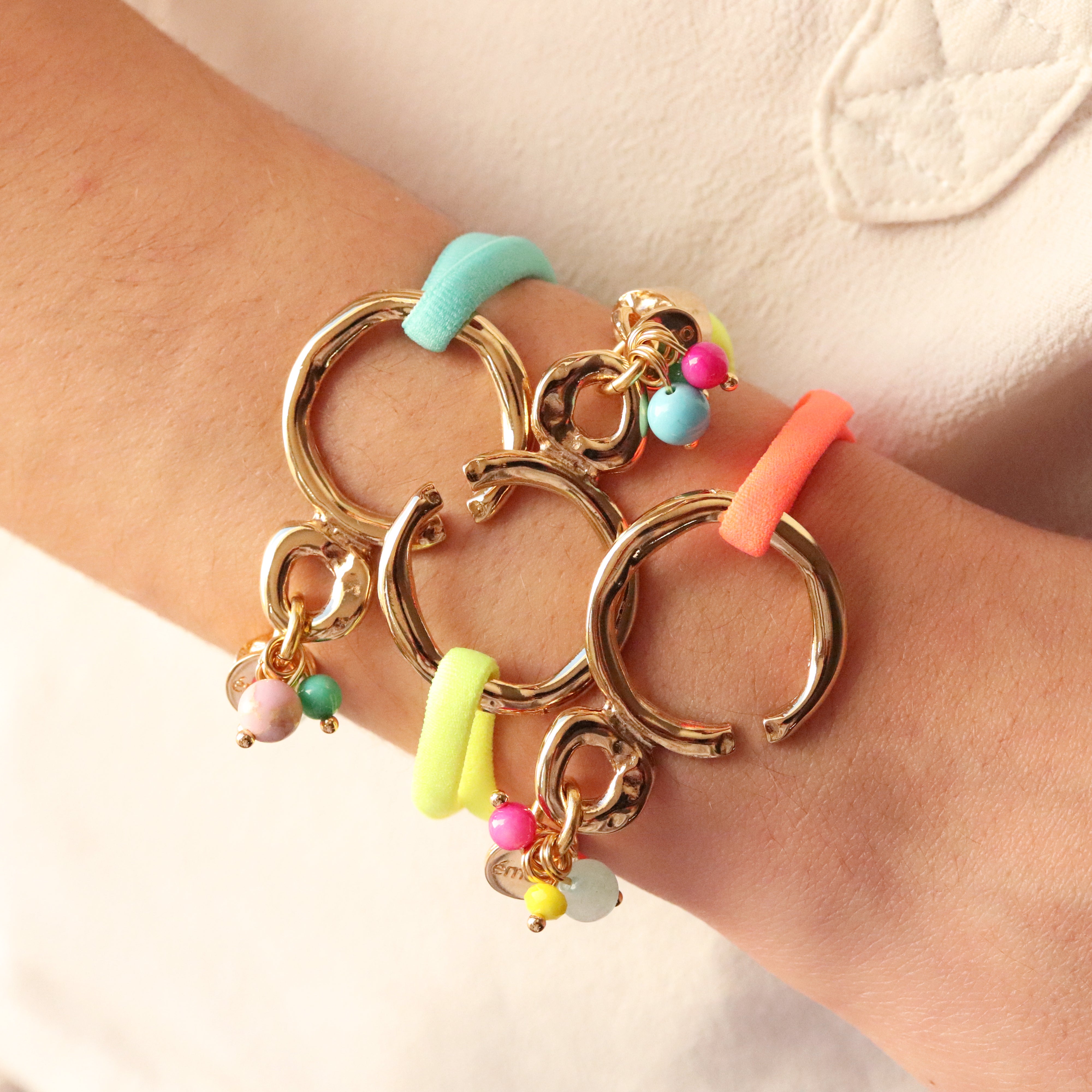 Pulsera SASHA SUMMER flúor, artesanía hecha a mano en Murcia
