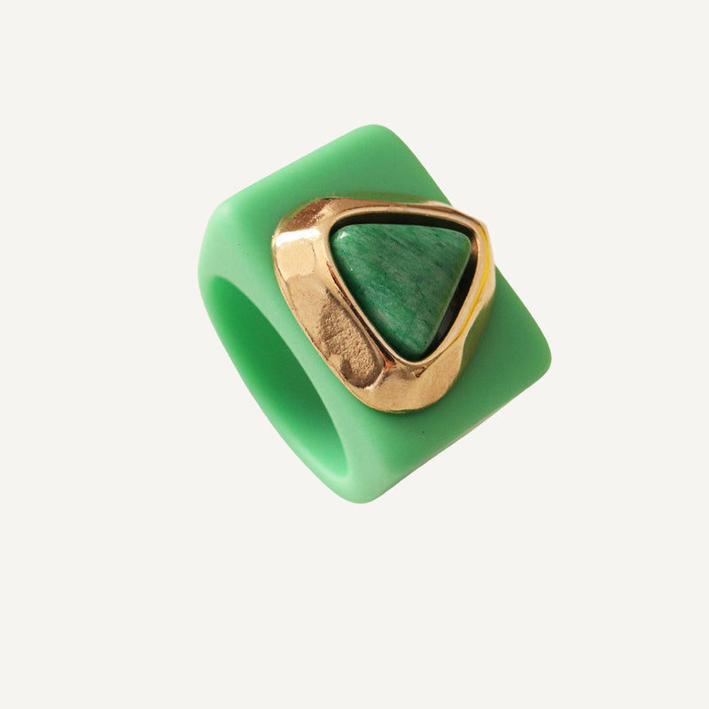 Anillo para mujer grande color verde con piedra amazonita verde