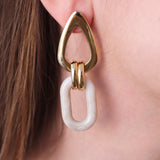 Pendientes beige para mujer con cierre a presión