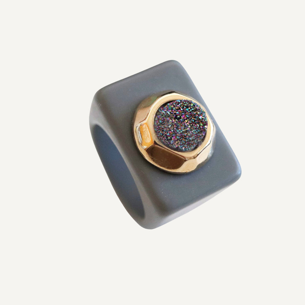 Anillo mujer gris con drusa de titanio multicolor-anillo-Émolo