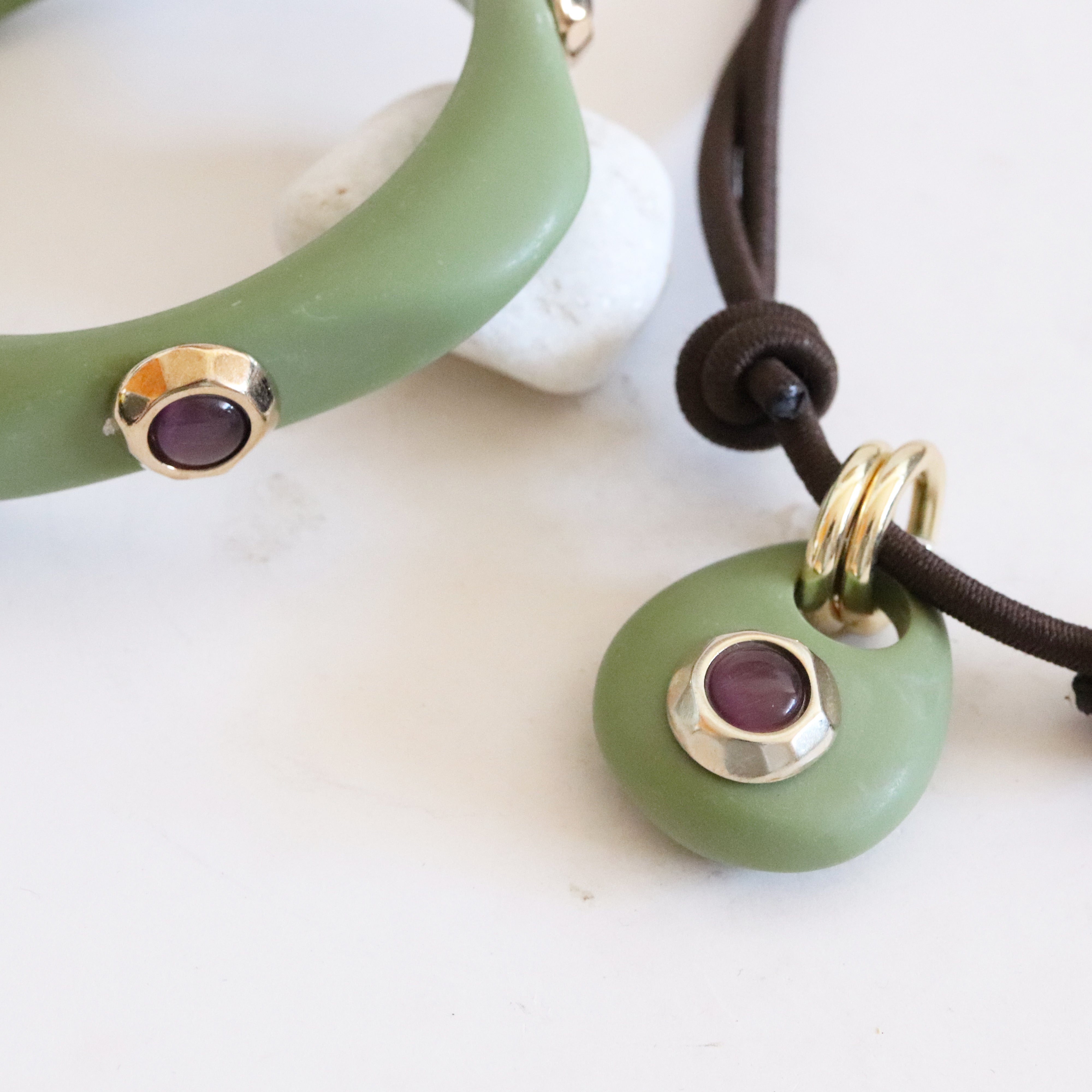 Anillo mujer Verde con selenita lila SAIRA-anillo-Émolo