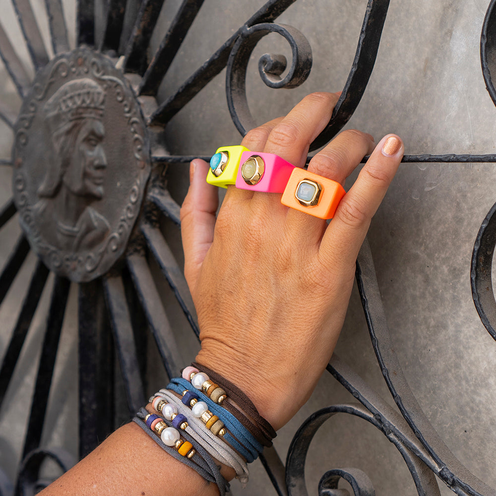 Anillo para mujer fucsia fluor con piedra natural aventurina-anillo-Émolo