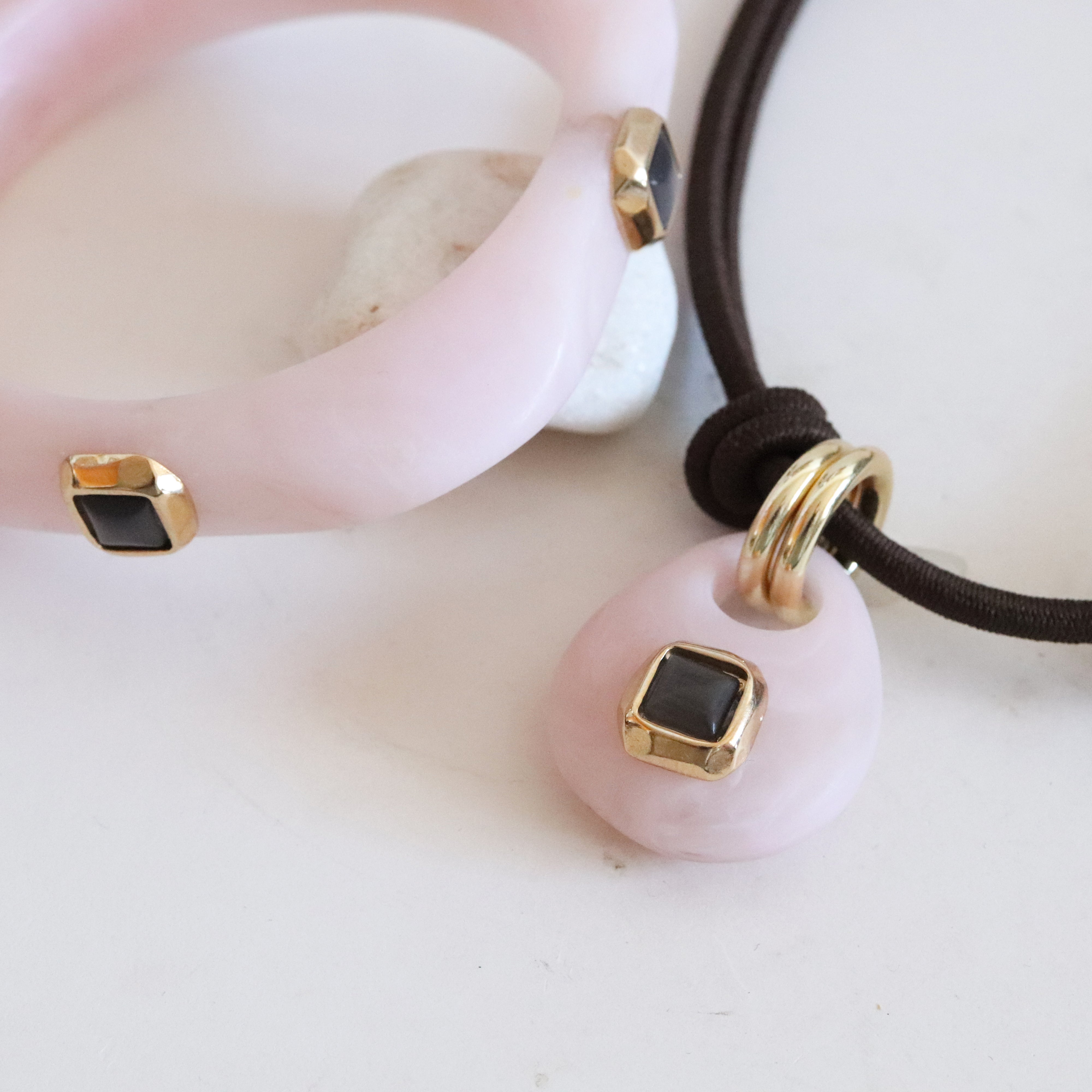 Anillo Rosa Viejo con selenita gris SAIRA-anillo-Émolo