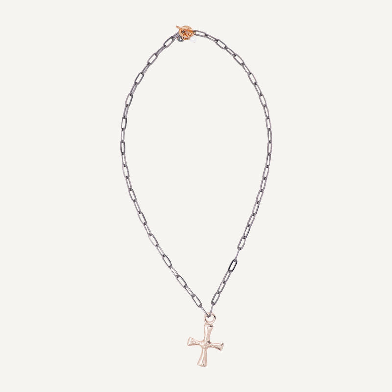 Collar largo ajustable para mujer cadena grafito con cruz dorada